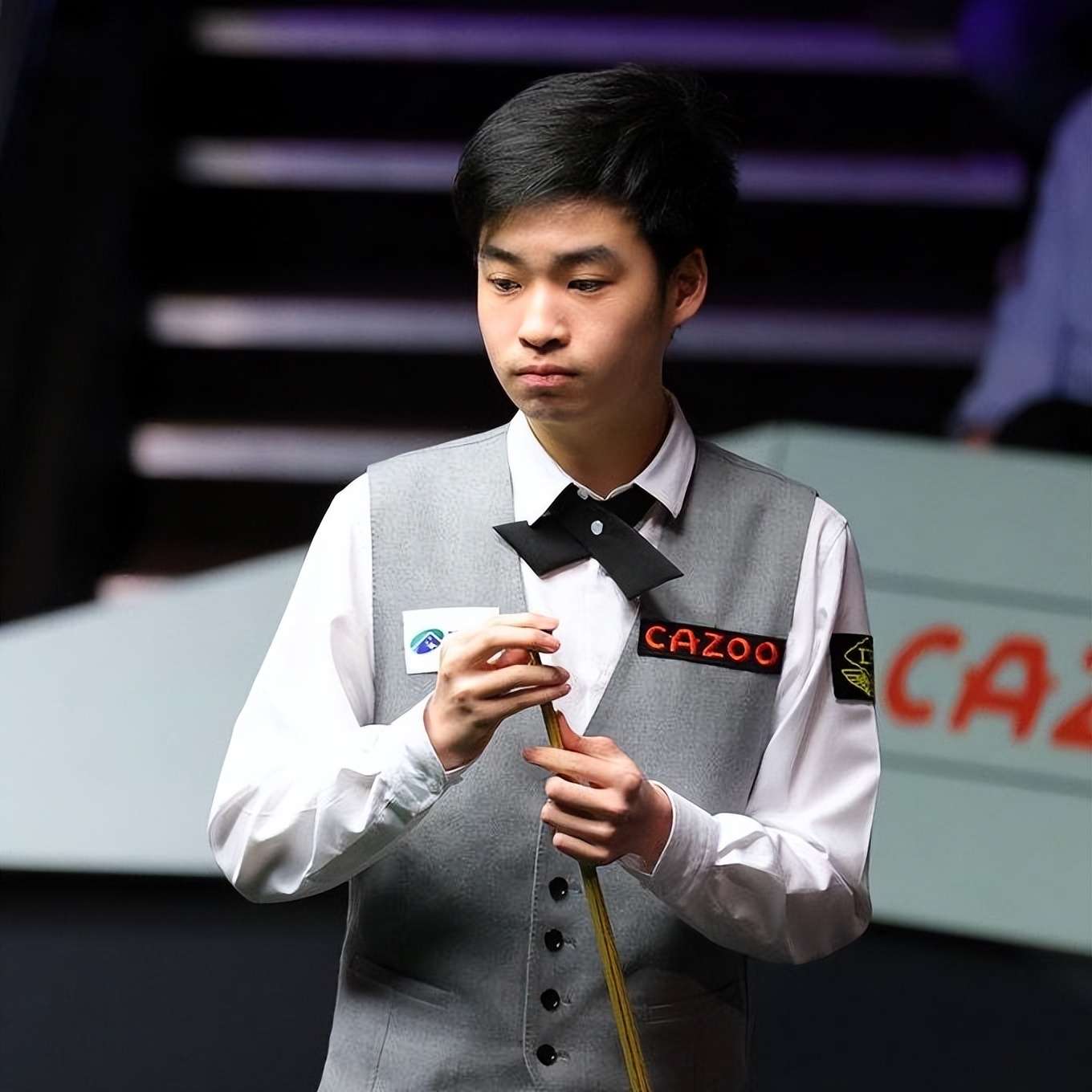 让二追四 让二追四